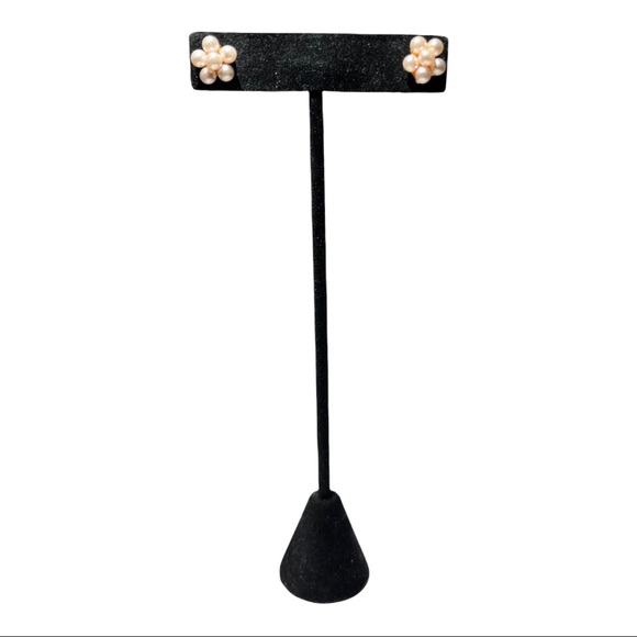 VINTAGE 50s Faux Pearl Earrings clustered like a flower - Picture 6 of 8